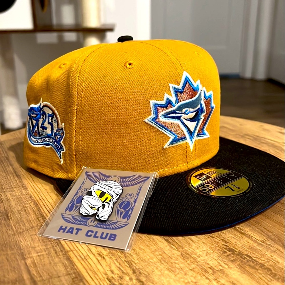 Hat Club Exclusive 7 3/8 w/ special pin